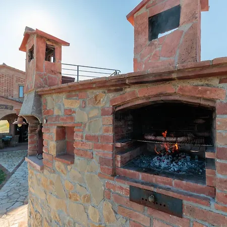 In Fabbrica With Private Pool Villa